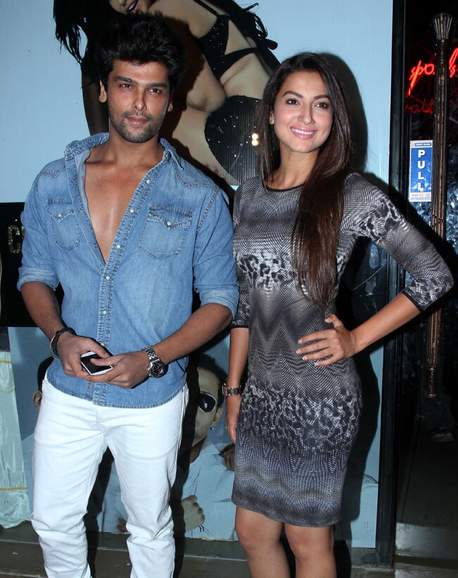 रागिनी MMS 2 सुपरहिट, खूब जमी ‘बेबी डॉल’ पार्टी