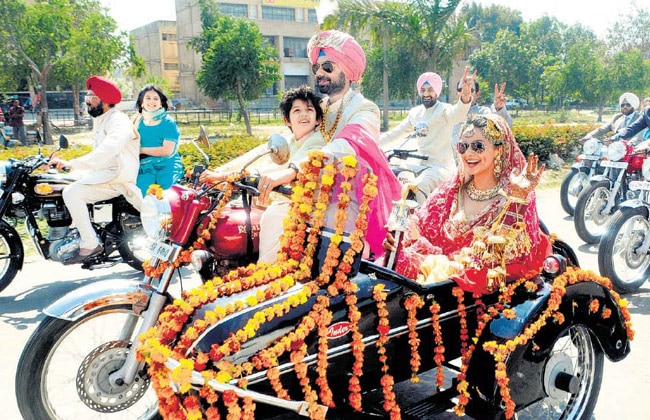 सेल्फी क्वीन हैं AAP की चंडीगढ़ उम्मीदवार गुल पनाग