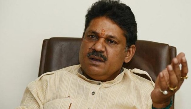 क्रिकेट पिच से सियासी गलियारों में पहुंचे ये दिग्गज...