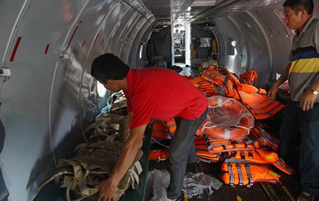 मलेशिया एयरलाइंस के विमान को क्‍या समुद्र निगल गया?