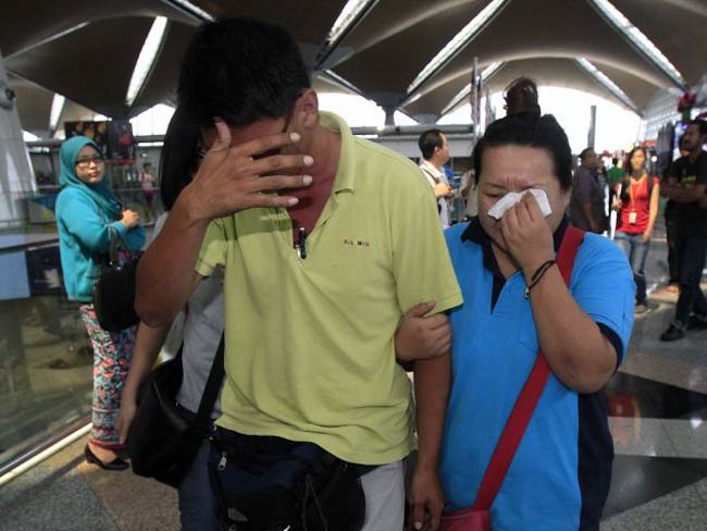 मलेशिया एयरलाइंस के विमान को क्‍या समुद्र निगल गया?