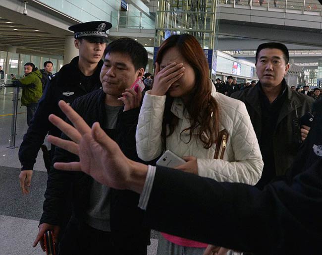 मलेशिया एयरलाइंस के विमान को क्‍या समुद्र निगल गया?