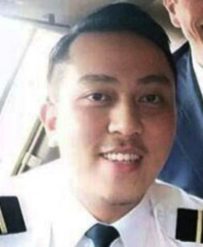 मलेशिया एयरलाइंस के विमान को क्‍या समुद्र निगल गया?