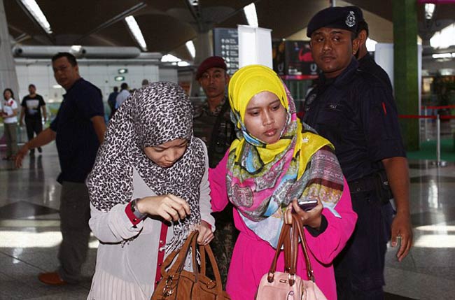 मलेशिया एयरलाइंस के विमान को क्‍या समुद्र निगल गया?