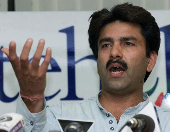 क्रिकेट पिच से सियासी गलियारों में पहुंचे ये दिग्गज...