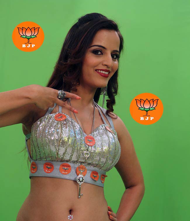 हॉट मॉडल मेघना ने किया नरेंद्र मोदी के लिए मुजरा