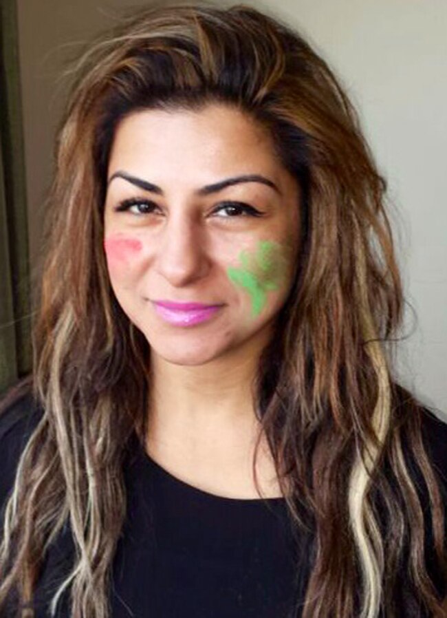 बॉलीवुड के सिंगर्स कैसे मनाते हैं होली