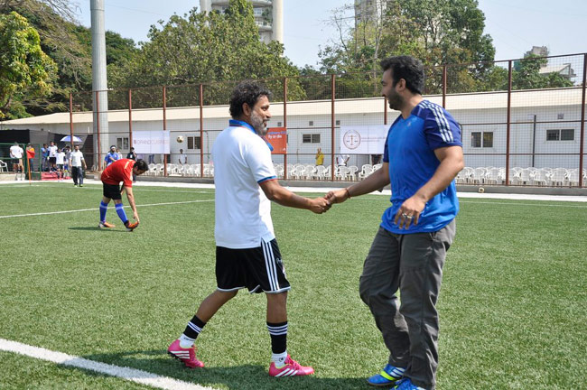 फुटबॉल खेलने पहुंची बॉलीवुड की युवा ब्रिगेड