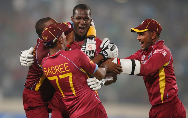 कंगारुओं को हरा मैदान पर नाचे गेल, सैमी और ब्रावो