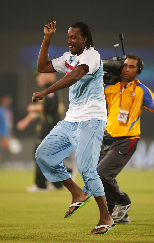 कंगारुओं को हरा मैदान पर नाचे गेल, सैमी और ब्रावो