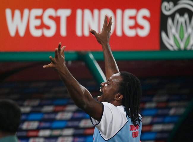 कंगारुओं को हरा मैदान पर नाचे गेल, सैमी और ब्रावो