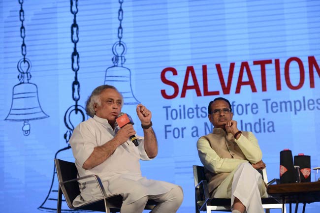 इंडिया टुडे कॉन्क्लेव 2014: देवालय और शौचालय की तुलना नहीं, बोलीं उमा भारती