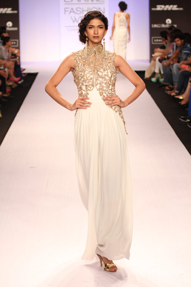 लैक्मे इंडिया फैशन वीक: नरगिस-कल्कि-प्राची ने लगाई रैंप पर आग!