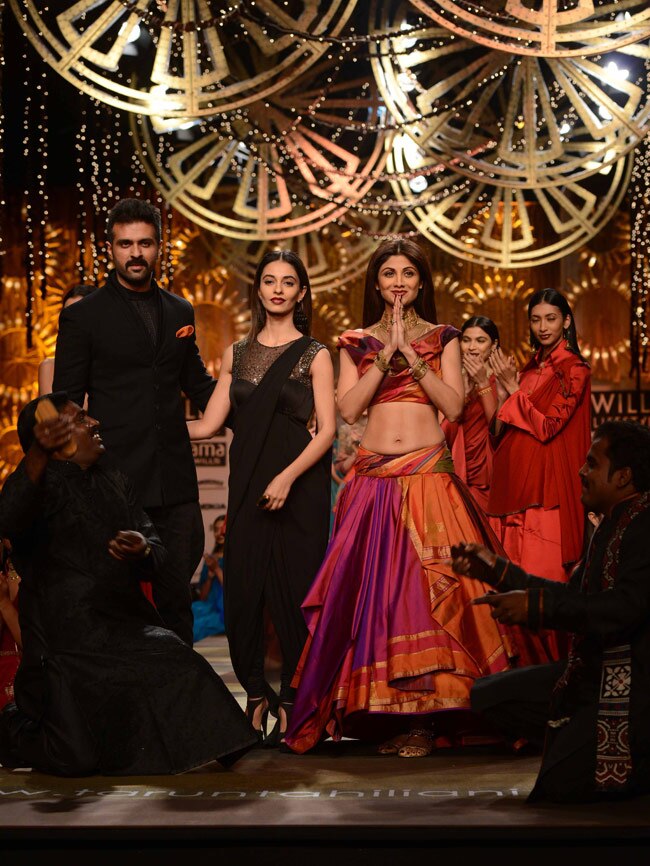 विल्‍स लाइफस्‍टाइल फैशन वीक में पहुंचे शिल्‍पा और हरमन