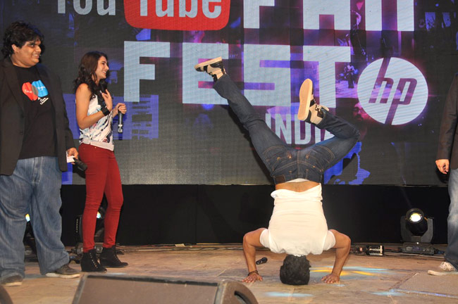 बेटी सुहाना के साथ शाहरुख खान का Dayout