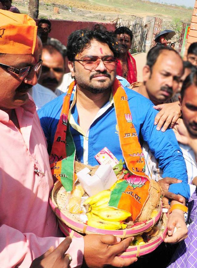 लोकसभा चुनाव में सेलिब्रिटीज के ग्‍लैमर का तड़का