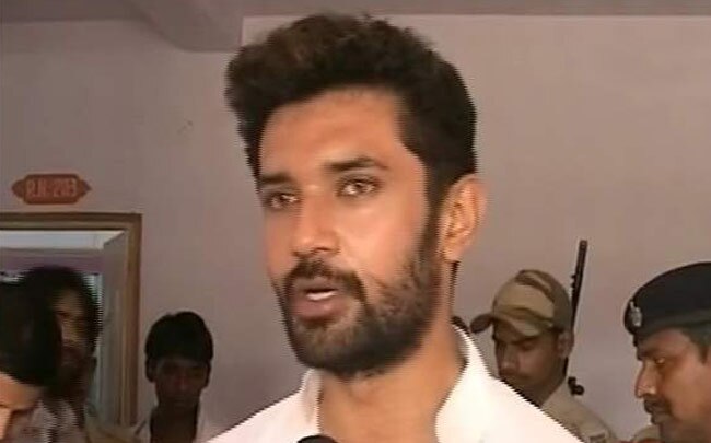 जब वोट देने पहुंचे राजनीति के दिग्गज