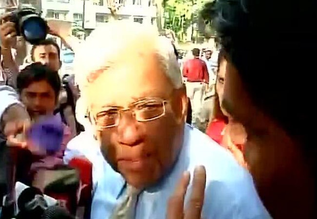 सेलेब्रिटीज ने भी डाला वोट, पोस्ट की तस्वीर