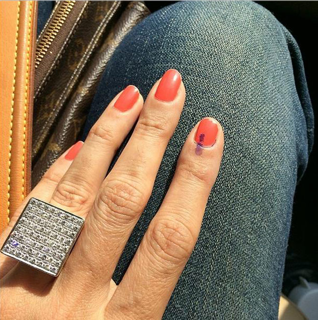 सेलेब्रिटीज ने भी डाला वोट, पोस्ट की तस्वीर