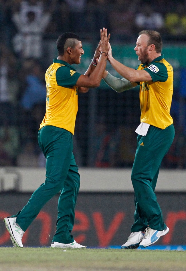 विराट ने दिलाई टीम इंडिया को जीत, धोनी ने जीता दिल