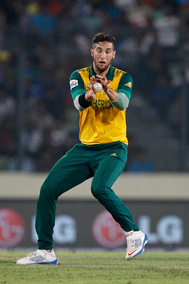 विराट ने दिलाई टीम इंडिया को जीत, धोनी ने जीता दिल