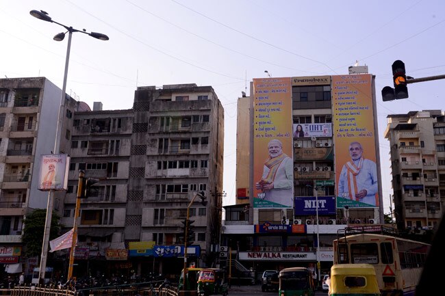 नरेंद्र मोदी के खिलाफ मधुसूदन मिस्‍त्री का पोस्‍टर वार