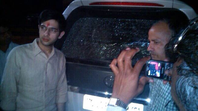 अरविंद केजरीवाल पर हुए 'हमले' और हथियार