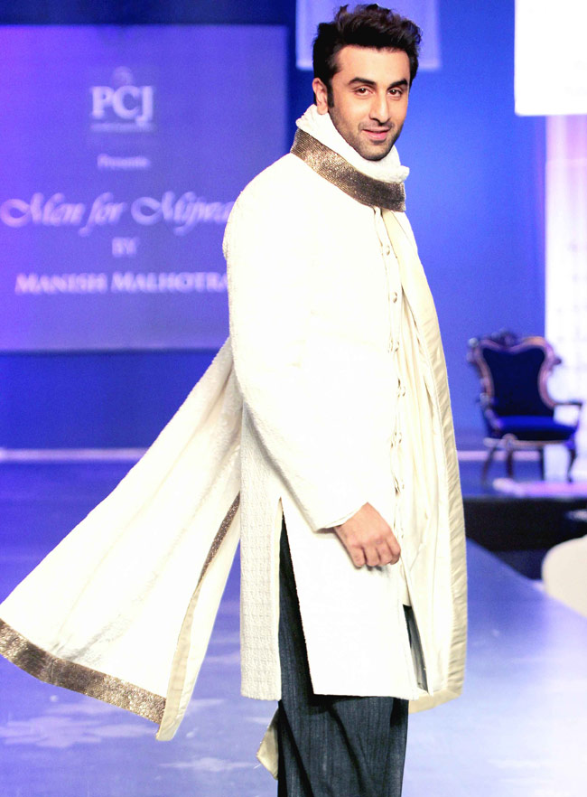 जब बिग-बी, अक्‍की और रणबीर उतरे रैंप पर