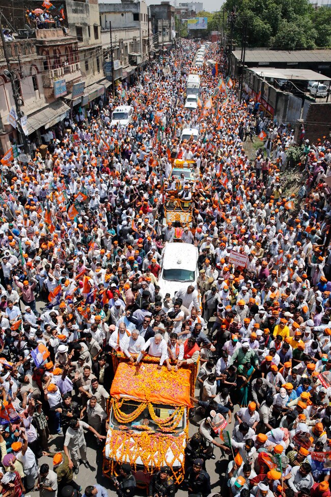 वाराणसी में नरेंद्र मोदी की धूम...