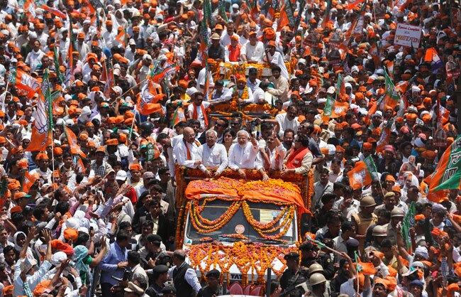 वाराणसी में नरेंद्र मोदी की धूम...