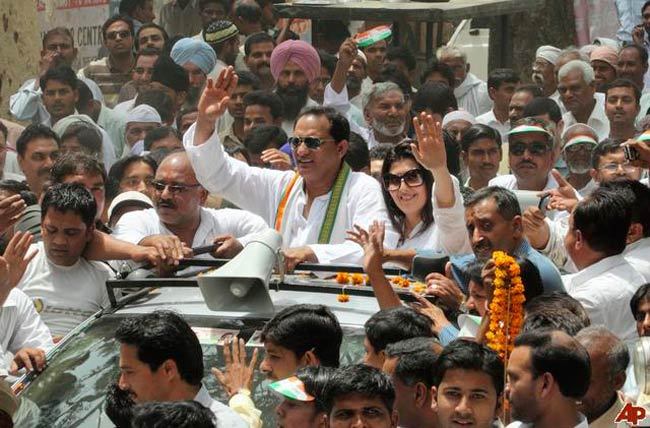 लोकसभा चुनाव में सेलिब्रिटीज के ग्‍लैमर का तड़का