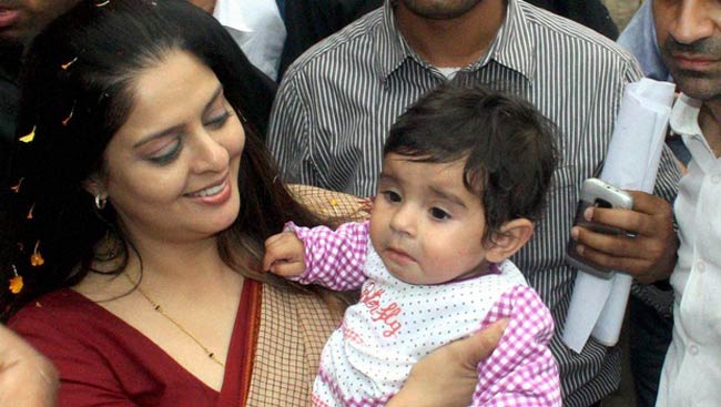 लोकसभा चुनाव में सेलिब्रिटीज के ग्‍लैमर का तड़का