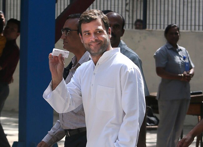 जब वोट देने पहुंचे राजनीति के दिग्गज