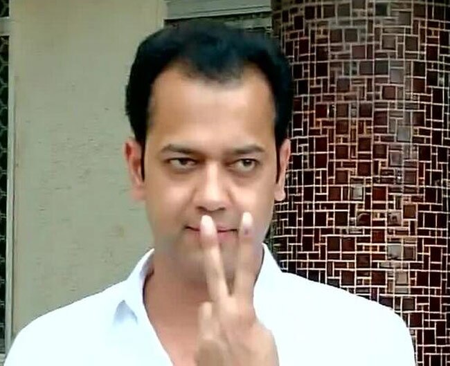 सेलेब्रिटीज ने भी डाला वोट, पोस्ट की तस्वीर