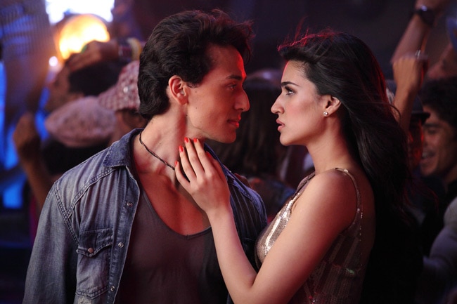 टाइगर श्रॉफ और कृति शैनन का 'लिप लॉक'