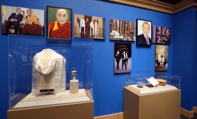 जॉर्ज डब्ल्यू बुश ने बनाई मनमोहन सिंह समेत 24 बड़े नेताओं की पेंटिंग