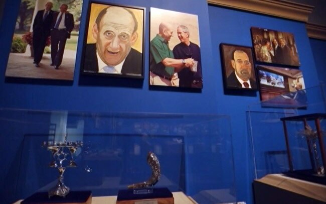 जॉर्ज डब्ल्यू बुश ने बनाई मनमोहन सिंह समेत 24 बड़े नेताओं की पेंटिंग