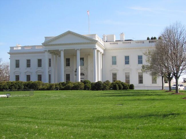 व्हाइट हाउस से ओबामा और मिशेल की Exclusive तस्वीरें