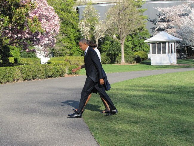 व्हाइट हाउस से ओबामा और मिशेल की Exclusive तस्वीरें