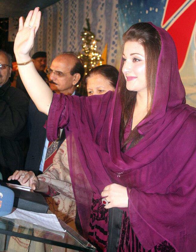 मिलिए पाकिस्‍तान की सबसे ताकतवर महिला से