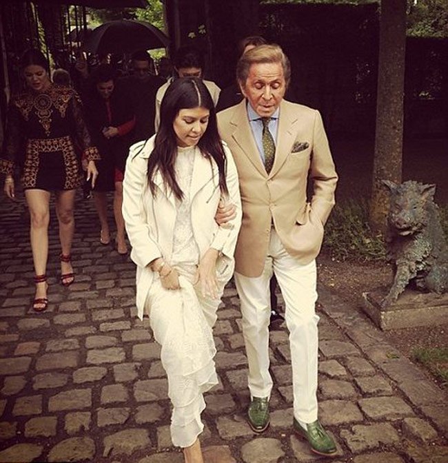 किम की पैरिस में बैचलरेट पार्टी, फ्रांस में प्री-वेडिंग पार्टी और इटली में शादी