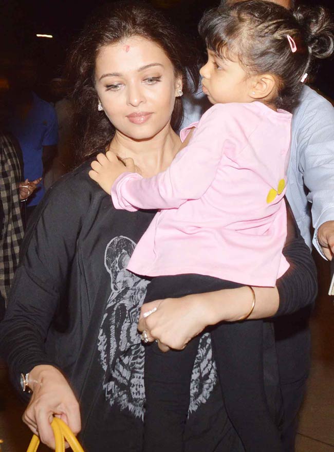 बेटी आराध्या संग 'कान' चलीं ऐश्‍वर्या राय बच्‍चन