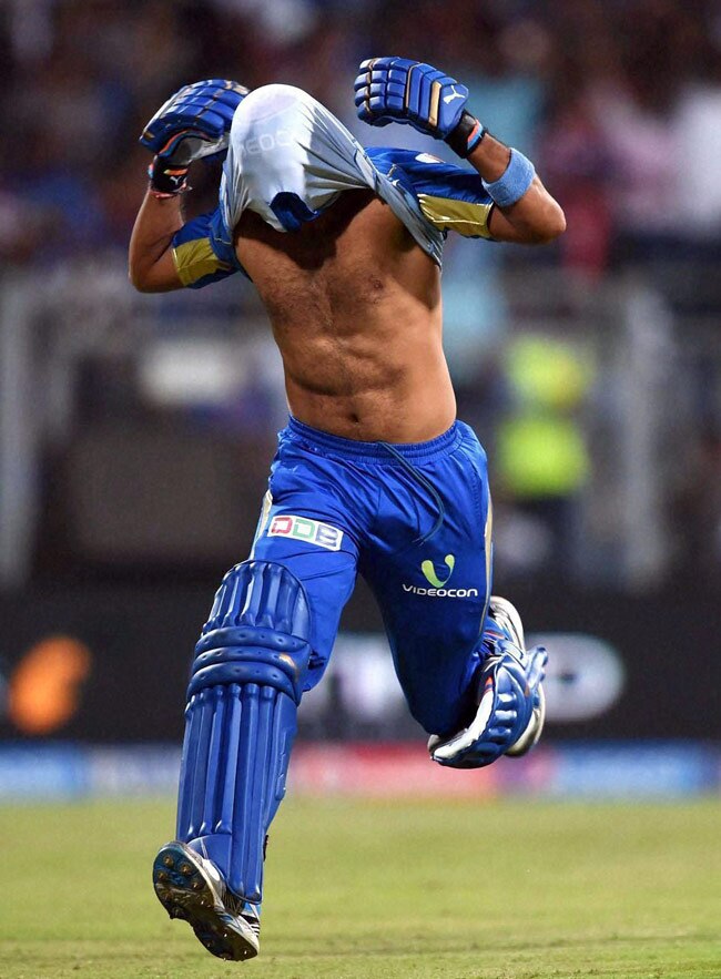 IPL-7: एंडरसन के 'विस्फोट' से मुंबई इंडियंस प्ले ऑफ में पहुंचा