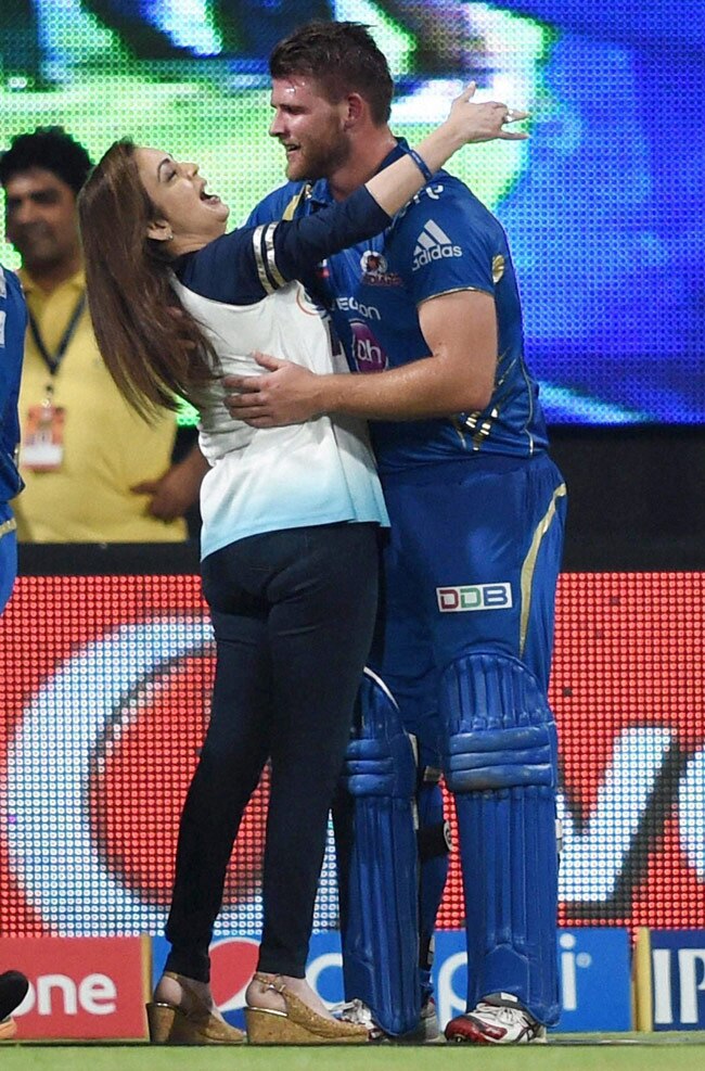 IPL-7: एंडरसन के 'विस्फोट' से मुंबई इंडियंस प्ले ऑफ में पहुंचा