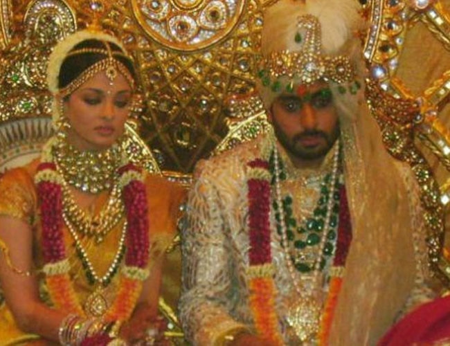 कुछ ऐसी दिख रही थीं अपनी शादी के दिन ये हसीनाएं...