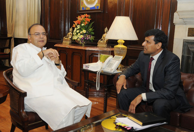 PM मोदी ने संभाला कार्यभार, देखें कैसा रहा पहला दिन...