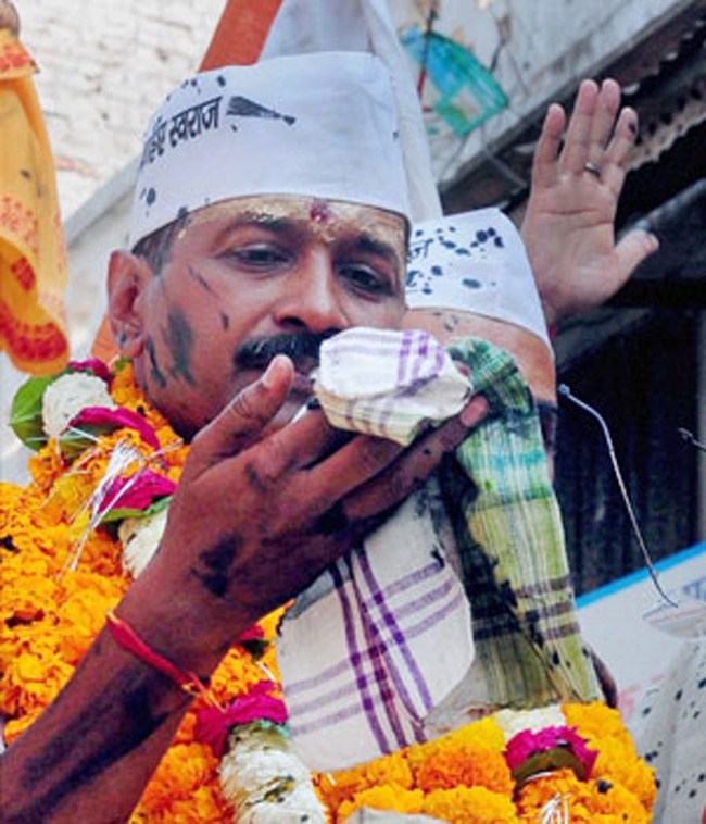 सबसे ज्‍यादा अटैक झेलने वाले नेता बने केजरीवाल