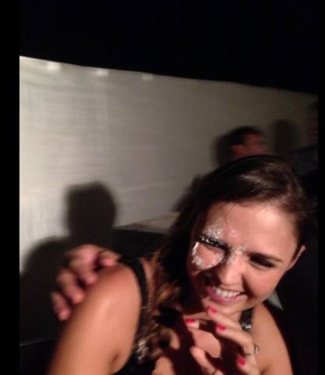 धोनी की डिनर पार्टी में टीम CSK संग खूब जमा रंग