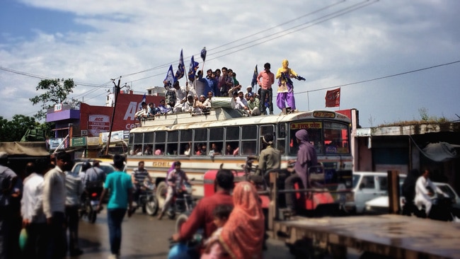 इलेक्शन एक्सप्रेस: जब कैमरे में कैद हुआ चुनाव का हर रंग