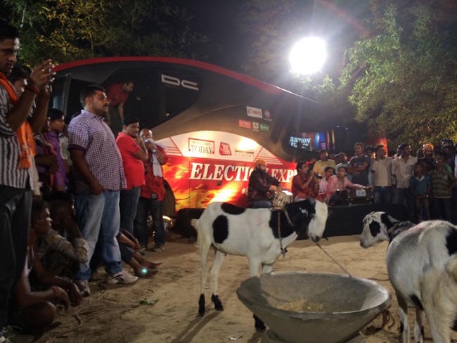 इलेक्शन एक्सप्रेस: जब कैमरे में कैद हुआ चुनाव का हर रंग